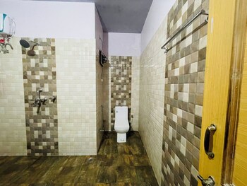 dormtales varanasi homely hostel