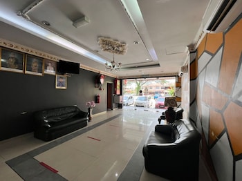 Hotel O Ezi Inn,,2 star