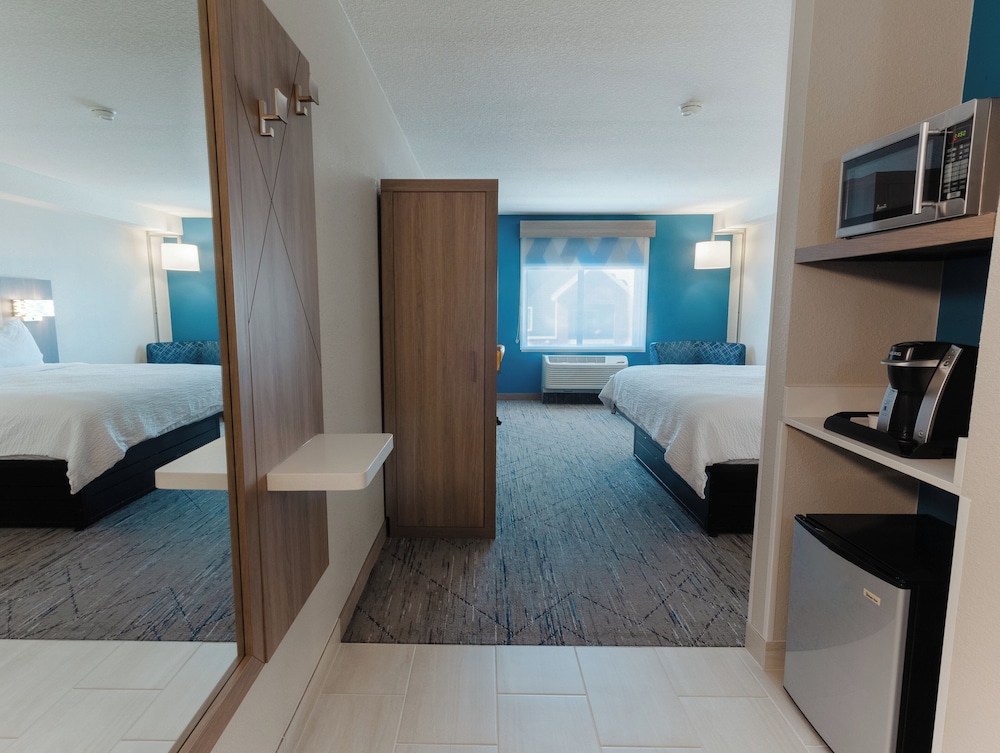holiday inn express and suites logan by ihg