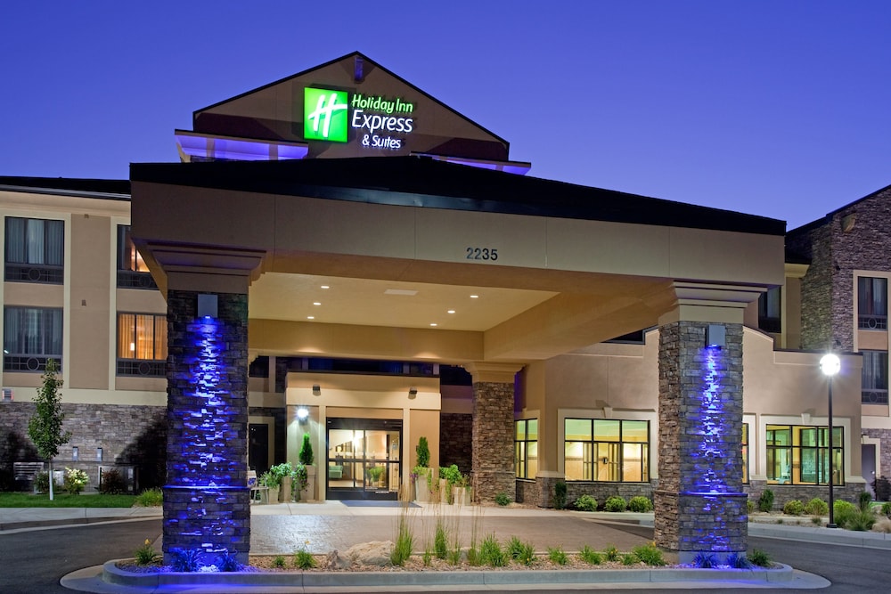 holiday inn express and suites logan by ihg