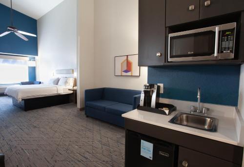 holiday inn express and suites logan by ihg