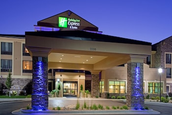 holiday inn express and suites logan by ihg