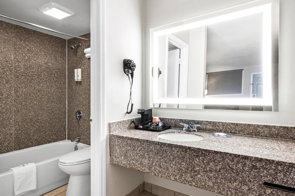 quality inn harvey new orleans