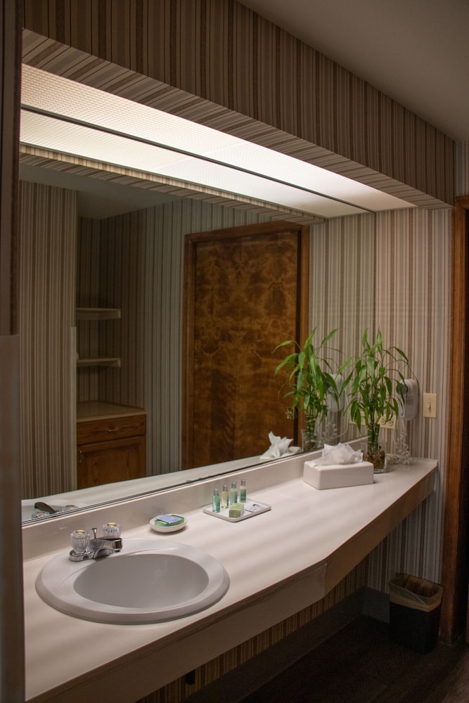 lone tree golf club and hotel