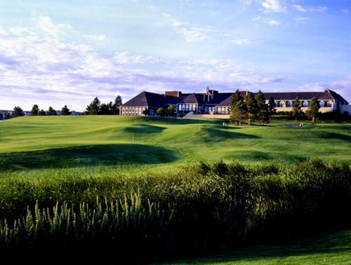 lone tree golf club and hotel