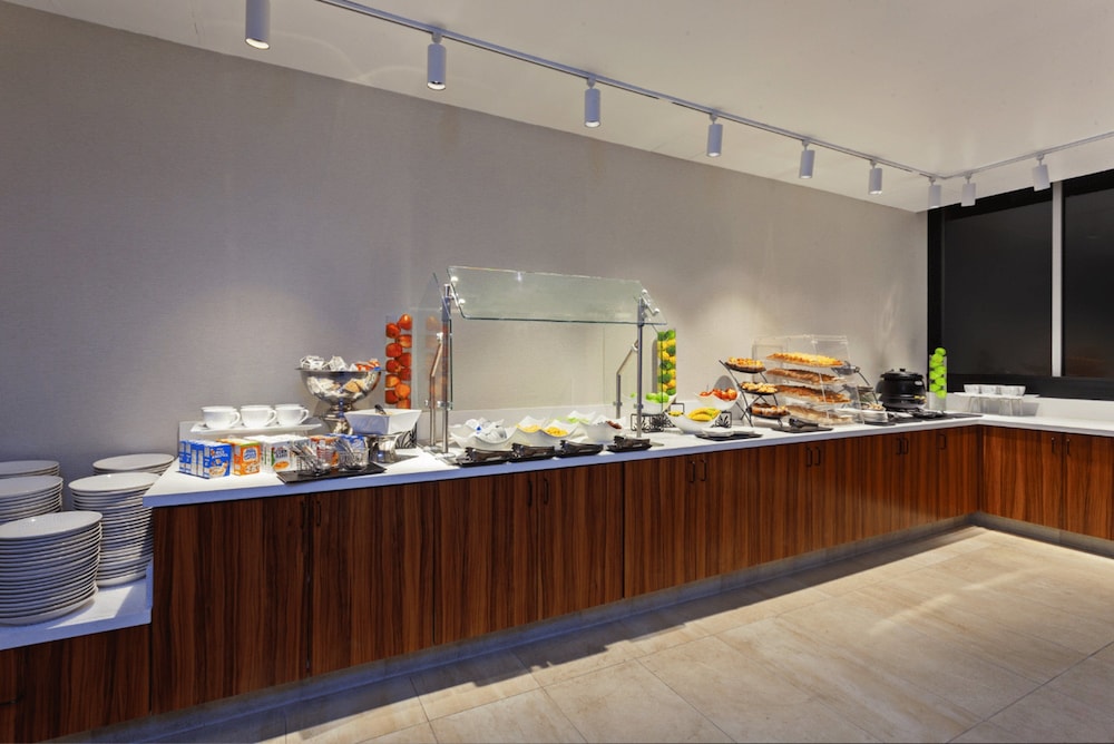holiday inn los angeles lax airport by ihg