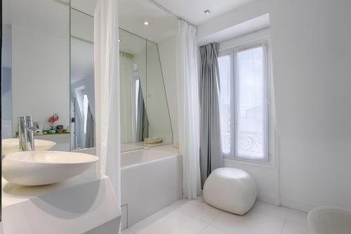 Blc Design Hotel,4 Rue Richard Lenoir,3 star