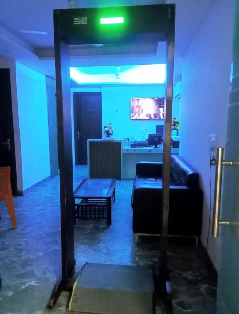 del fox hotel new delhi just a minute away from new delhi railway station and connaught place