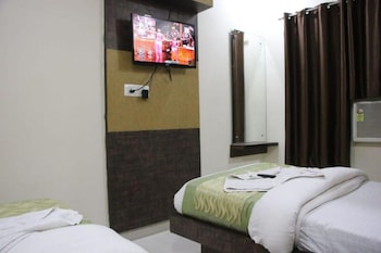 del fox hotel new delhi just a minute away from new delhi railway station and connaught place