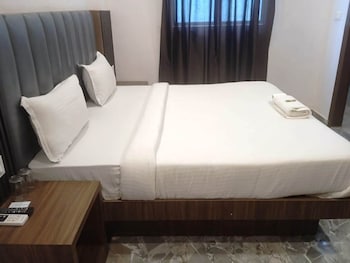 del fox hotel new delhi just a minute away from new delhi railway station and connaught place