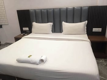 del fox hotel new delhi just a minute away from new delhi railway station and connaught place