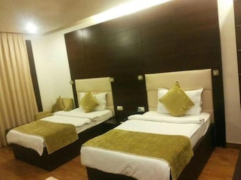 del fox hotel new delhi just a minute away from new delhi railway station and connaught place