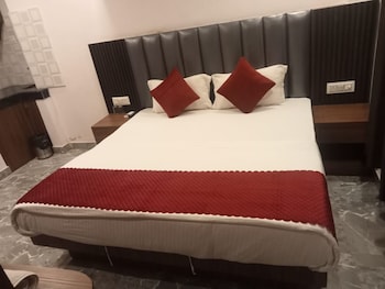 del fox hotel new delhi just a minute away from new delhi railway station and connaught place