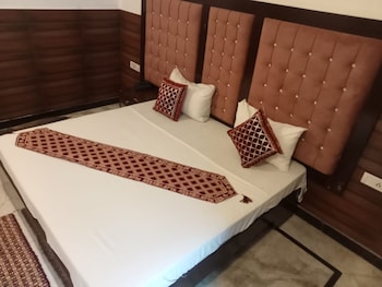 del fox hotel new delhi just a minute away from new delhi railway station and connaught place
