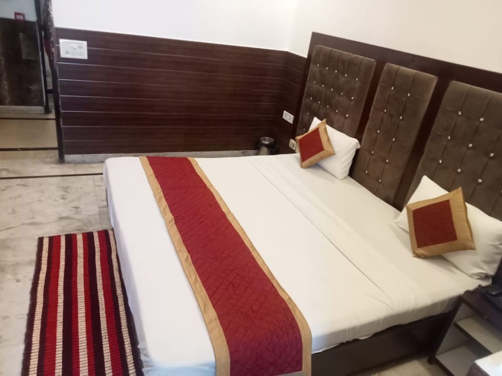 del fox hotel new delhi just a minute away from new delhi railway station and connaught place