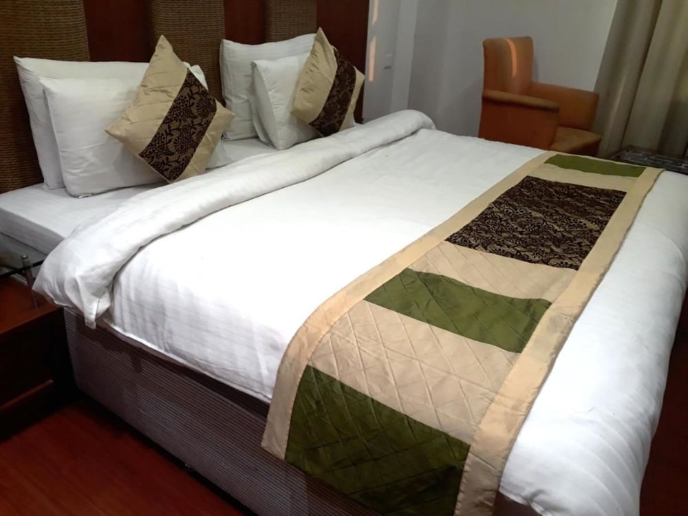 del fox hotel new delhi just a minute away from new delhi railway station and connaught place