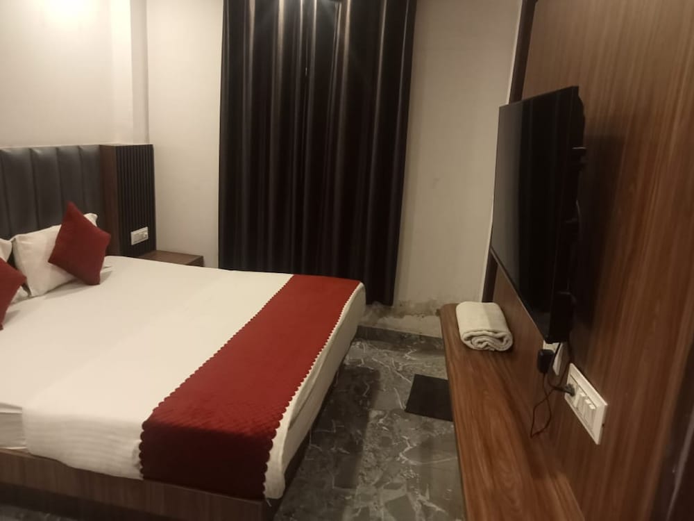 del fox hotel new delhi just a minute away from new delhi railway station and connaught place
