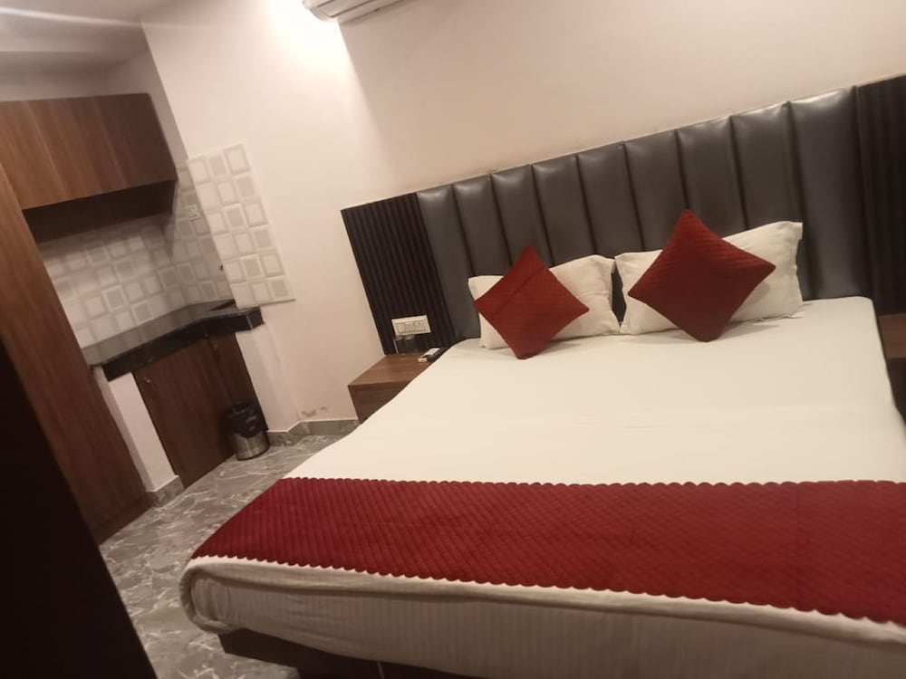 del fox hotel new delhi just a minute away from new delhi railway station and connaught place