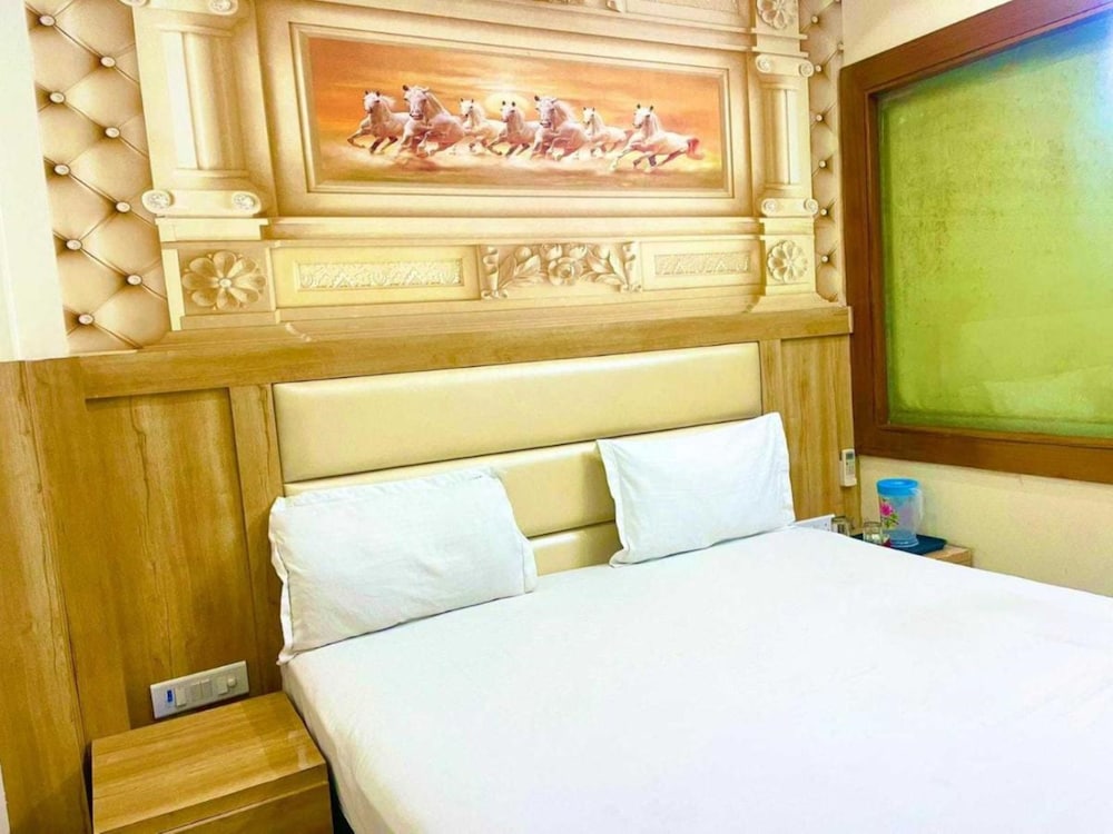 del fox hotel new delhi just a minute away from new delhi railway station and connaught place