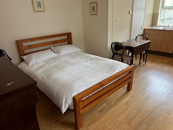 7A Sir Alf Ramsey Way,,2 star