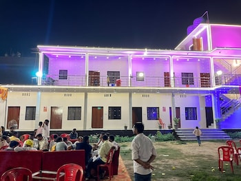 madhur kunj guest house pick and drop