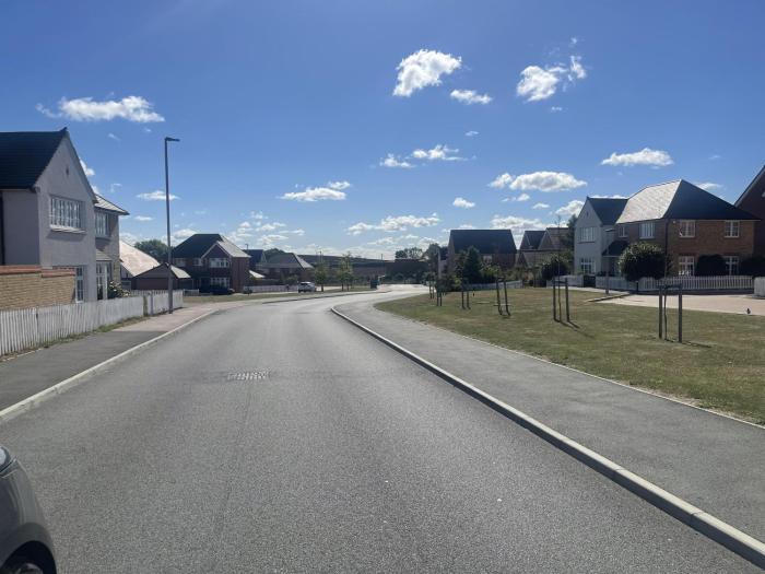 modern luxury 1bedroom ensuitebathroom garden wifi