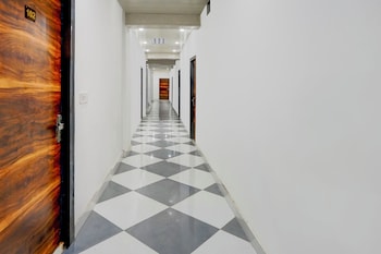 hotel downtown noida sector 15