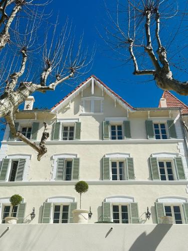 chateau pimo