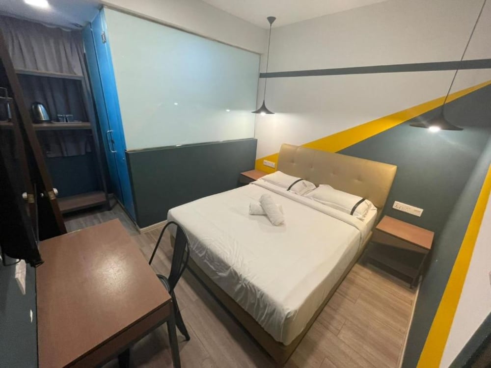 smile hotel subang airport