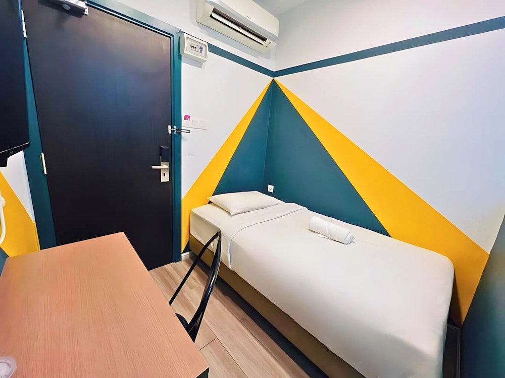 smile hotel subang airport