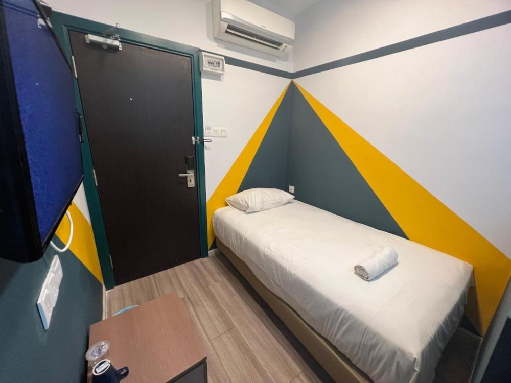 smile hotel subang airport