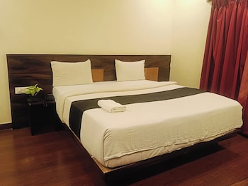 hotel royalwood premier domlur
