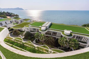 ocean beachfront smart unit