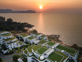 ocean beachfront smart unit