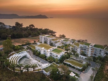 ocean beachfront smart unit