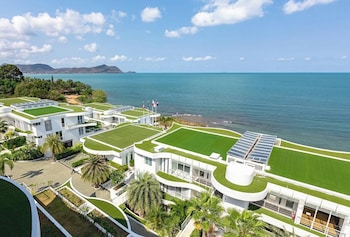 Ocean Beachfront Smart Unit,,3 star