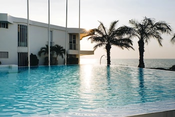 ocean beachfront smart unit