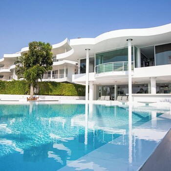 ocean beachfront smart unit