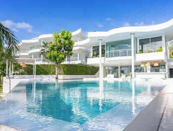 ocean beachfront smart unit
