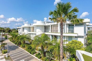 ocean beachfront smart unit