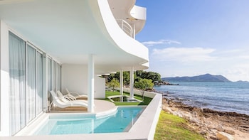 ocean beachfront smart unit