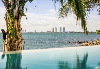 ocean beachfront smart unit