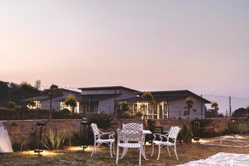 Bir Valley Retreat,,4 star