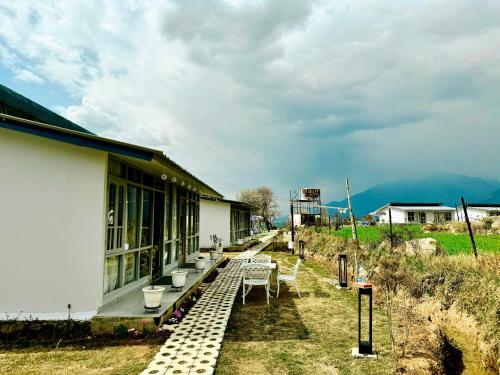 Bir Valley Retreat,,4 star