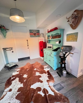 Blue Cow Guest Farm,,2 star