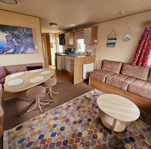 3 Bed Standard Caravan Robinhood,,2 star