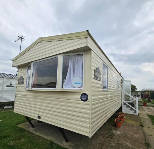 3 Bed Standard Caravan Robinhood,,2 star
