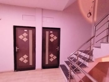 Hotel Global Inn,,2 star