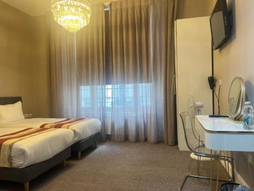 queens park premier london hyde park