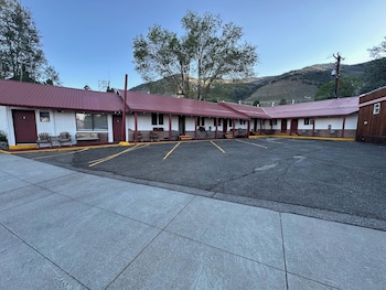 Lee Vining Motel,,2 star